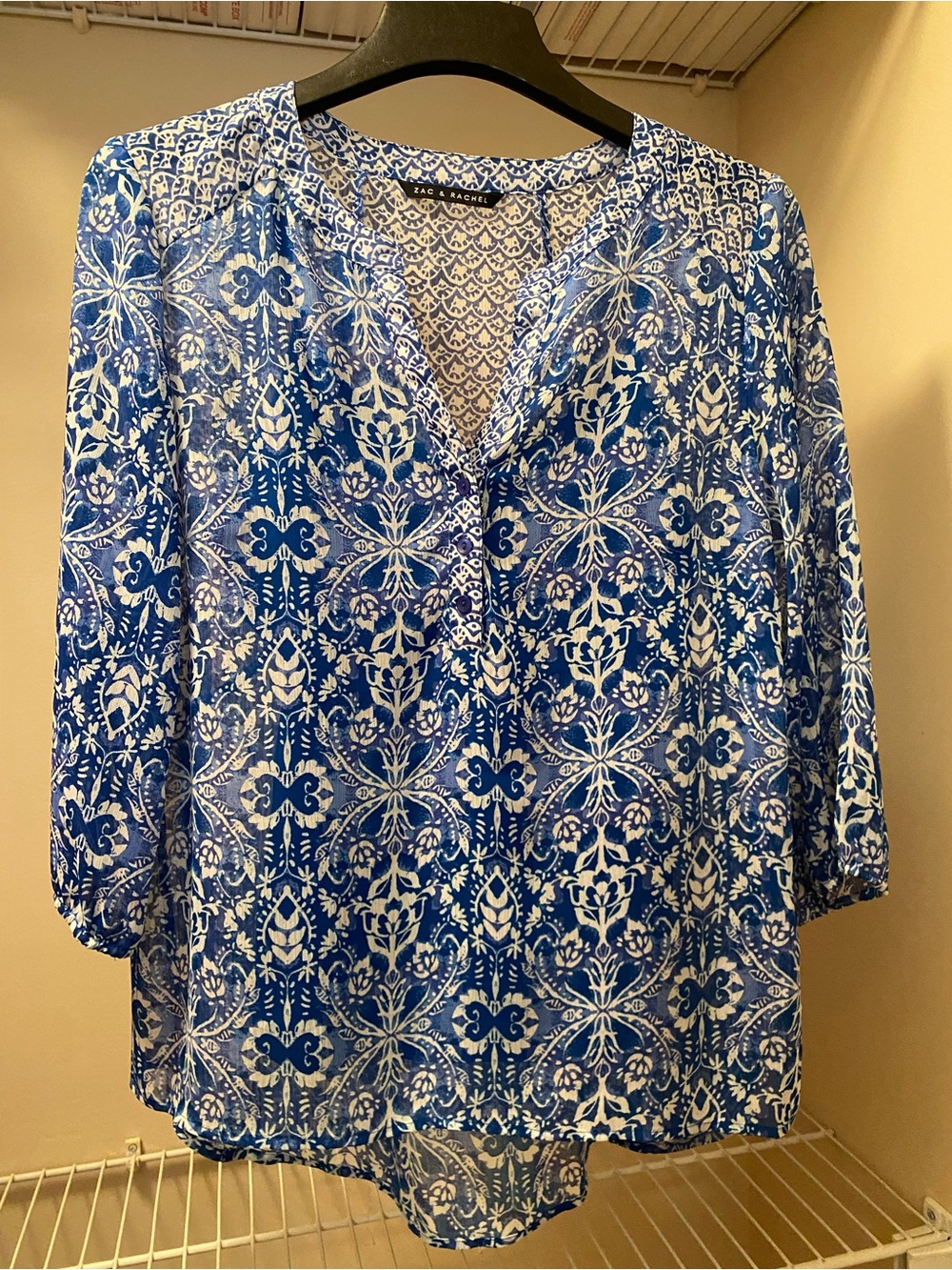 Zac & Rachel 2 Piece Blue and White Floral Print V-Neck Blouse Ladies’ L